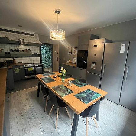 Happy 4 Aparthotel Krosno Bagian luar foto