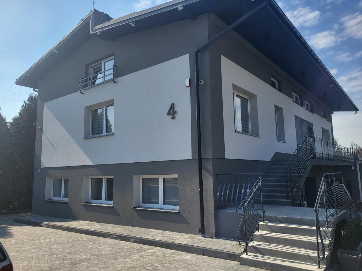 Happy 4 Aparthotel Krosno Bagian luar foto