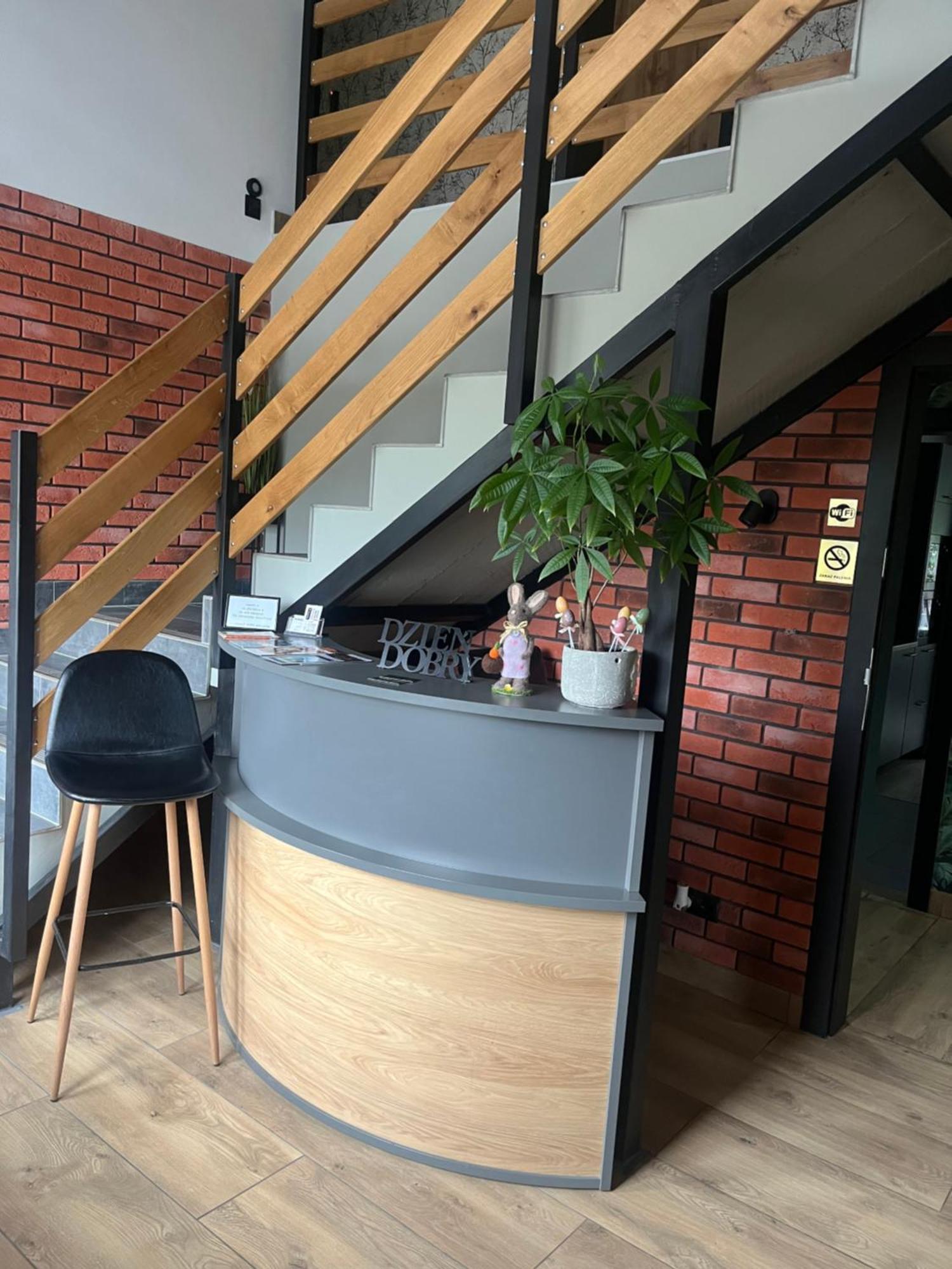 Happy 4 Aparthotel Krosno Bagian luar foto